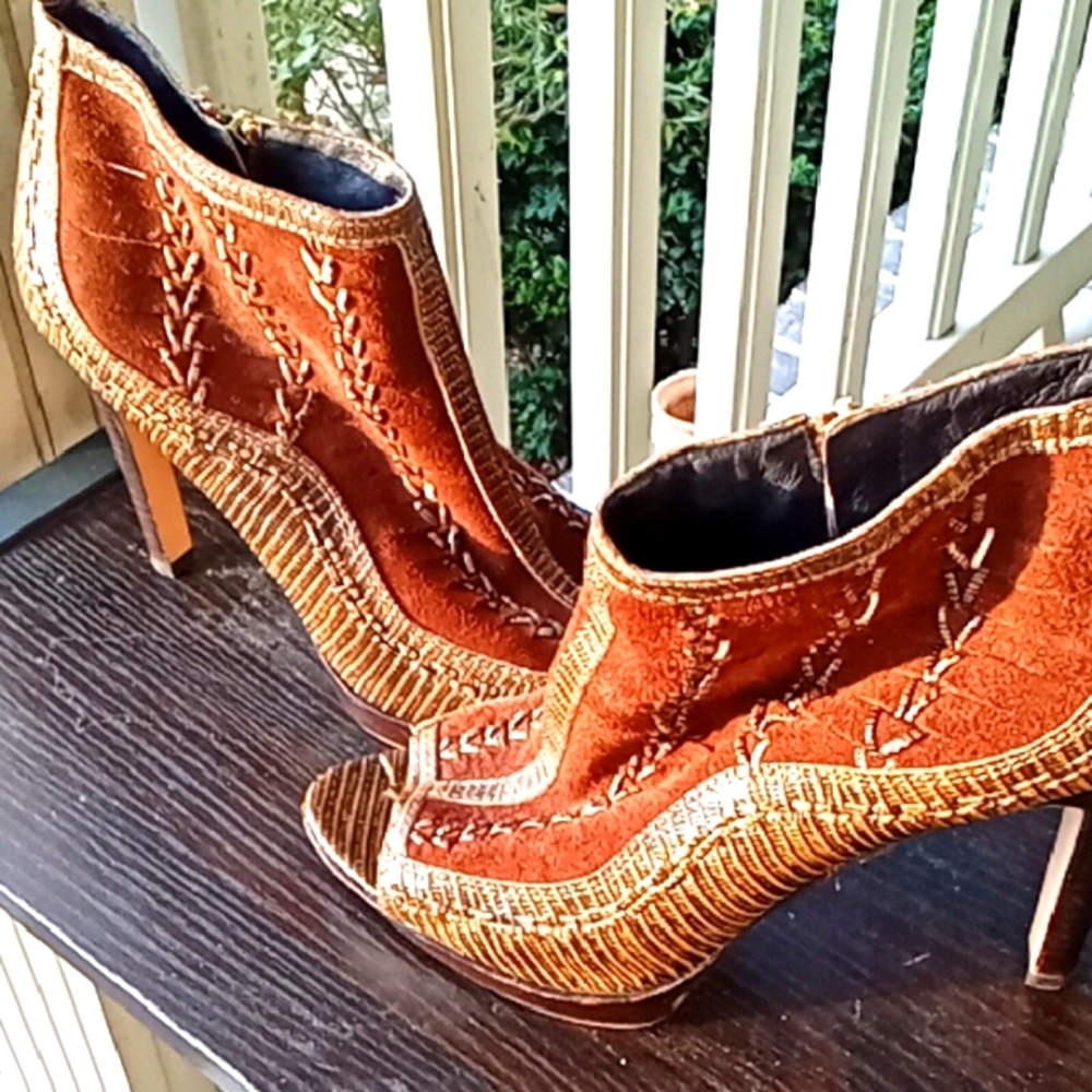 Vince Camuto VC-Night Peep-toe Booties Pump Platform Leather Suede High Heel